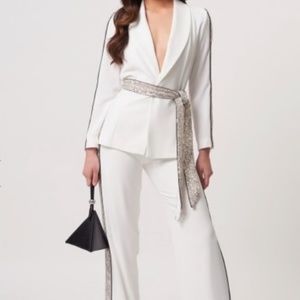 Forever Unique - Interview Suit